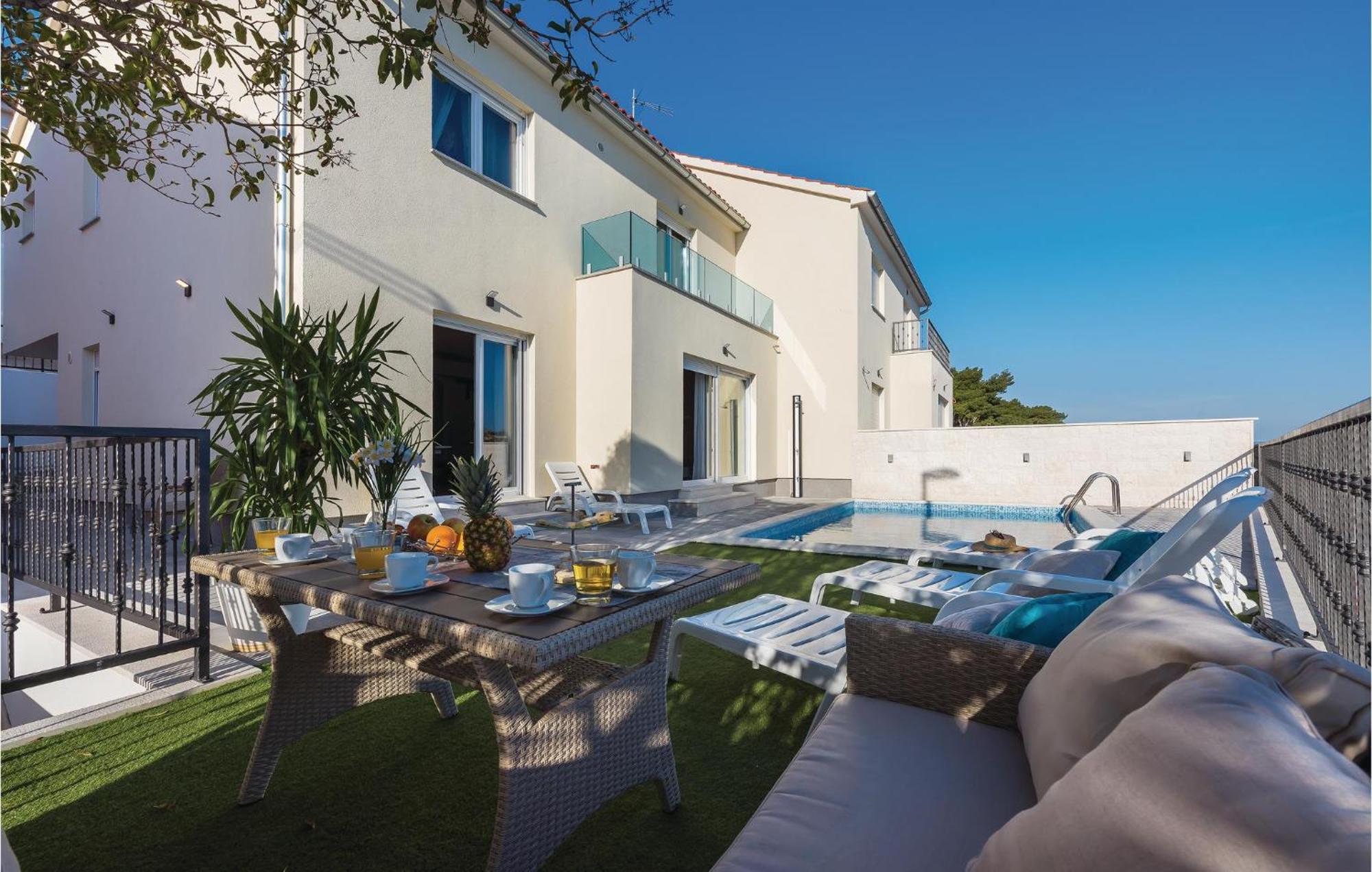 Beautiful Home In Sibenik With Kitchen Екстер'єр фото