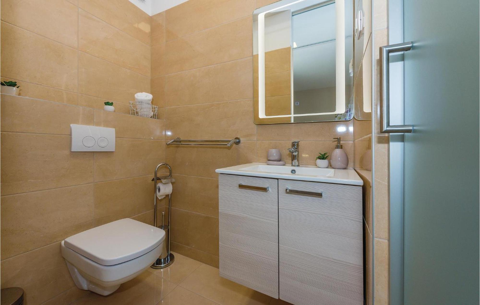 Beautiful Home In Sibenik With Kitchen Екстер'єр фото