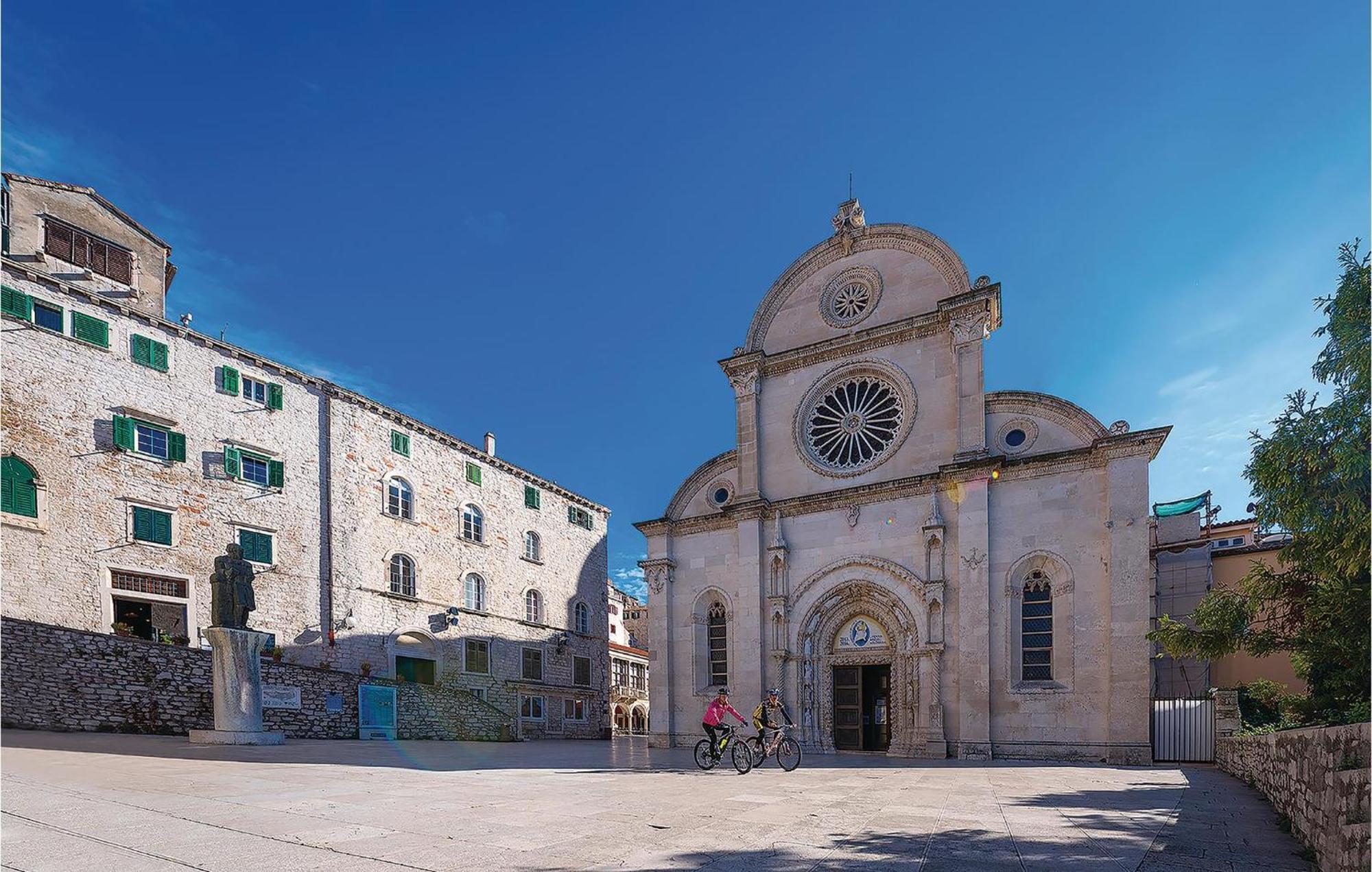 Beautiful Home In Sibenik With Kitchen Екстер'єр фото