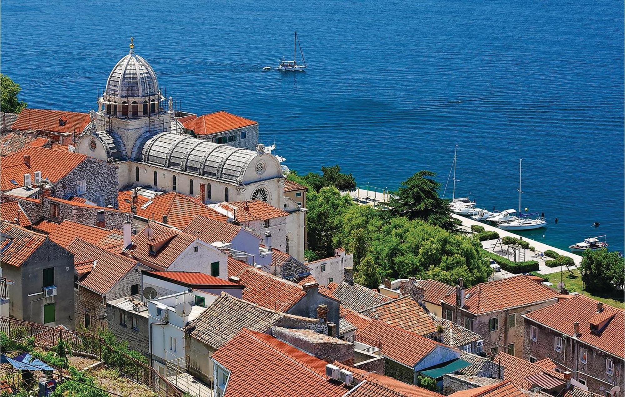 Beautiful Home In Sibenik With Kitchen Екстер'єр фото