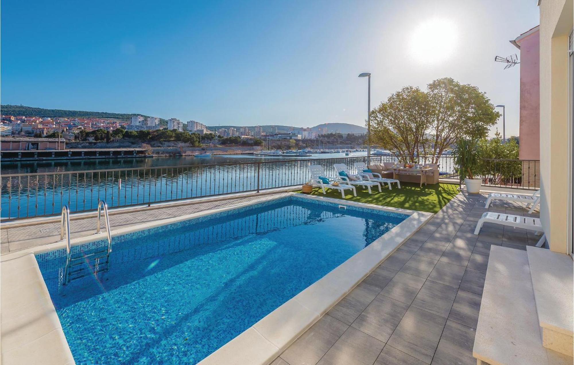 Beautiful Home In Sibenik With Kitchen Екстер'єр фото