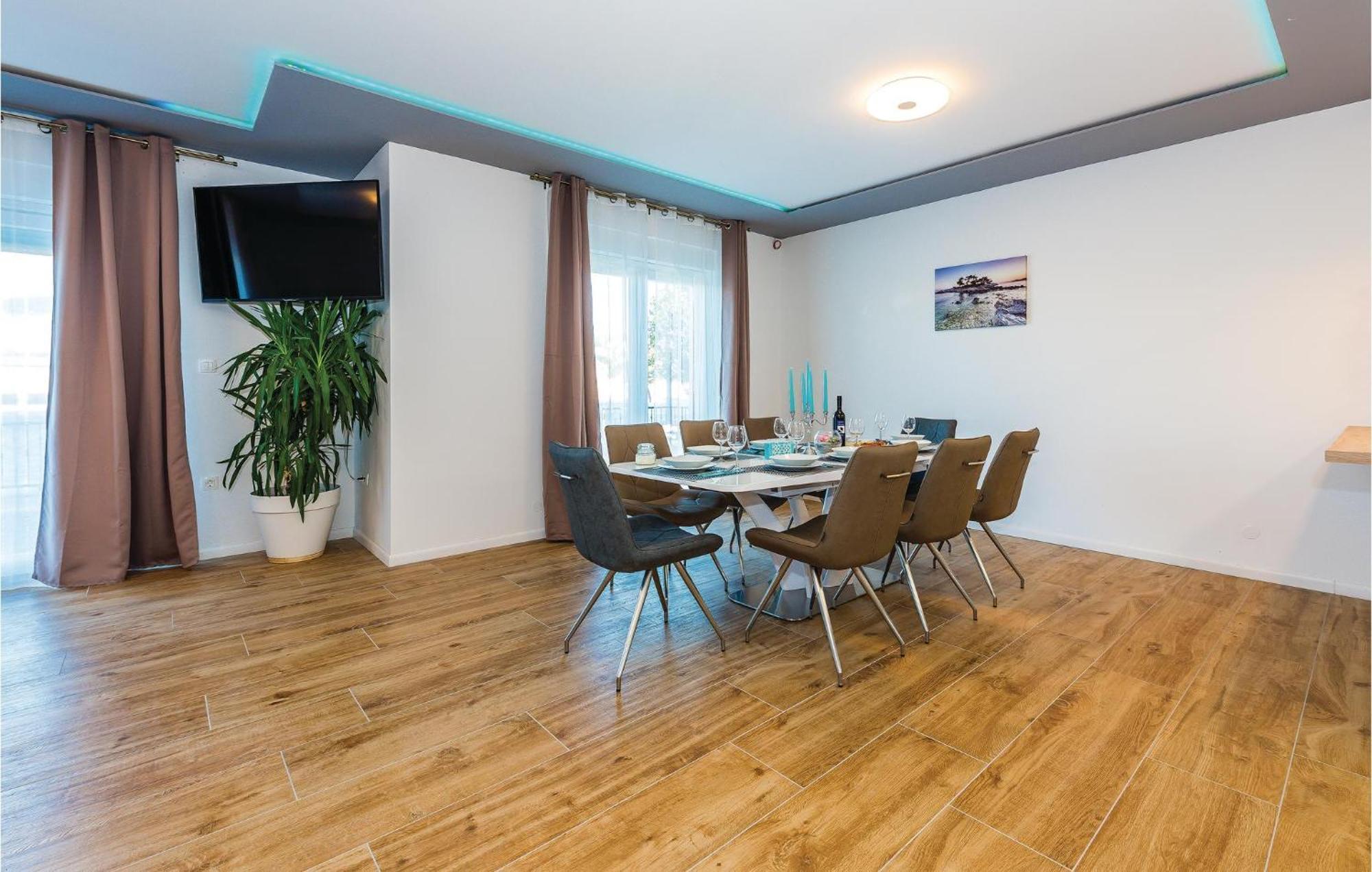 Beautiful Home In Sibenik With Kitchen Екстер'єр фото
