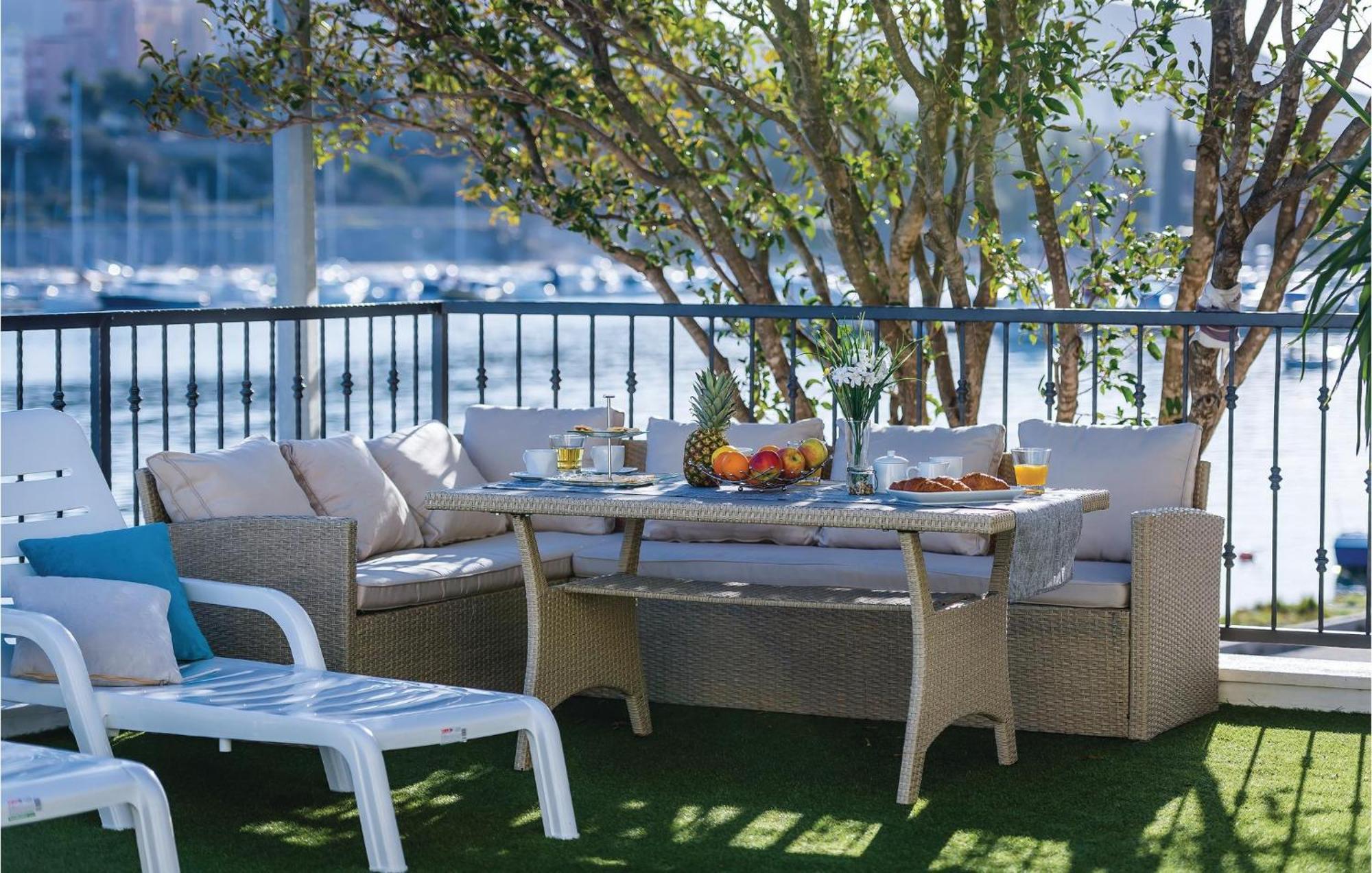 Beautiful Home In Sibenik With Kitchen Екстер'єр фото